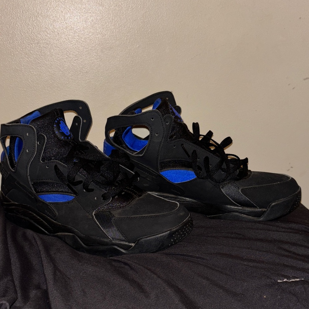 Nike Black and Blue Athletic Shoes